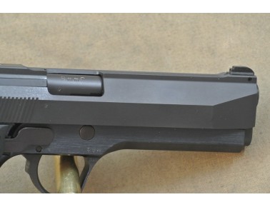 Halbautomatische Pistole, Mod. Vektor SP 1, Kal. 9mm Luger. Halbautomatische Pistole, Mod. Vektor SP 1, Kal. 9mm Luger.