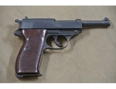 Halbautomatische Pistole, Walter Mod. P 38 Mauser Fertigung Code byf 44,  Kal. 9 mm Luger. Halbautomatische Pistole, Walter Mod. P 38 Mauser Fertigung Code byf 44,  Kal. 9 mm Luger.