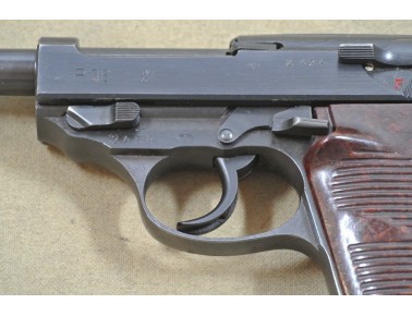 Halbautomatische Pistole, Walter Mod. P 38 Mauser Fertigung Code byf 44,  Kal. 9 mm Luger. Halbautomatische Pistole, Walter Mod. P 38 Mauser Fertigung Code byf 44,  Kal. 9 mm Luger.