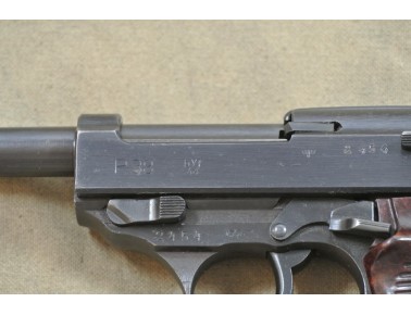 Halbautomatische Pistole, Walter Mod. P 38 Mauser Fertigung Code byf 44,  Kal. 9 mm Luger. Halbautomatische Pistole, Walter Mod. P 38 Mauser Fertigung Code byf 44,  Kal. 9 mm Luger.