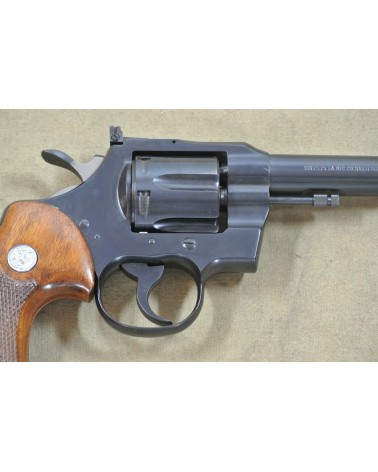 Revolver Colt Officers Model Match,  Kal.  .22 lr.
