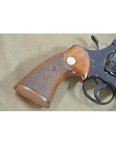 Revolver Colt Officers Model Match,  Kal.  .22 lr.