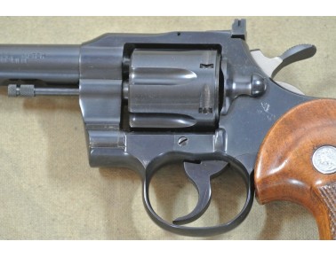 Revolver Colt Officers Model Match,  Kal.  .22 lr.