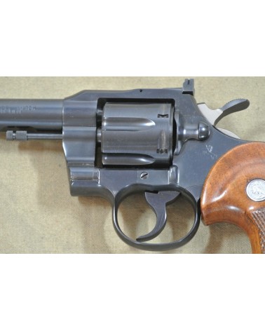 Revolver Colt Officers Model Match,  Kal.  .22 lr.