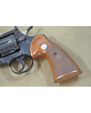 Revolver Colt Officers Model Match,  Kal.  .22 lr.