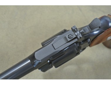 Revolver Colt Officers Model Match,  Kal.  .22 lr.