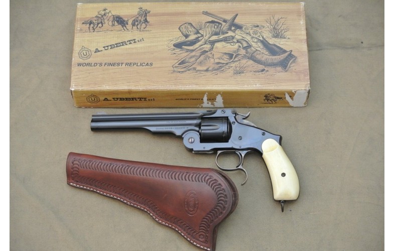 Revolver Uberti,  Mod.  S&W No 3 Russian, Kal .44 Russian. Revolver Uberti,  Mod.  S&W No 3 Russian, Kal .44 Russian.