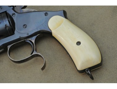 Revolver Uberti,  Mod.  S&W No 3 Russian, Kal .44 Russian. Revolver Uberti,  Mod.  S&W No 3 Russian, Kal .44 Russian.