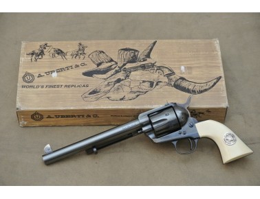 Revolver Uberti,  Mod. 1873, Flat Top Target, Kal .45 Colt.