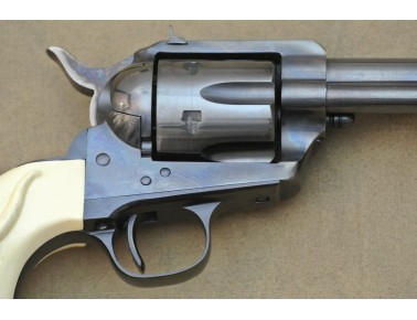 Revolver Uberti,  Mod. 1873, Flat Top Target, Kal .45 Colt.