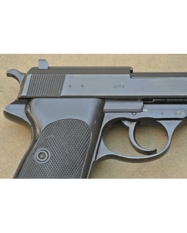 Halbautomatische Pistole, Walther Mod. P 1 ,  Kal. 9mm Luger.
