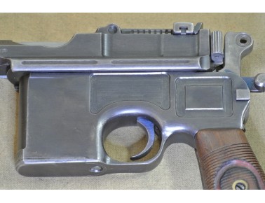 Halbautomatische Pistole, Mauser Mod. C96 Rote Neun,  Kal. 9mm Luger. Halbautomatische Pistole, Mauser Mod. C96 Rote Neun,  Kal. 9mm Luger.