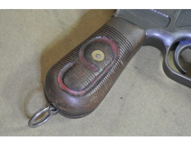 Halbautomatische Pistole, Mauser Mod. C96 Rote Neun,  Kal. 9mm Luger. Halbautomatische Pistole, Mauser Mod. C96 Rote Neun,  Kal. 9mm Luger.