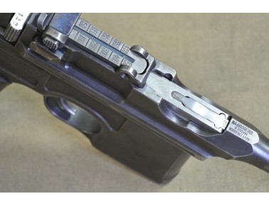 Halbautomatische Pistole, Mauser Mod. C96 Rote Neun,  Kal. 9mm Luger. Halbautomatische Pistole, Mauser Mod. C96 Rote Neun,  Kal. 9mm Luger.