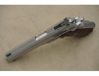 Halbautomatische Pistole, Colt Mod. Gold Cup National Match First Edition,  Kal. 9 mm Luger. Halbautomatische Pistole, Colt Mod. Gold Cup National Match First Edition,  Kal. 9 mm Luger.