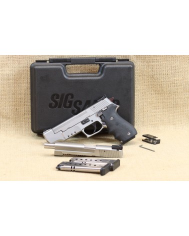 Halbautomatische Pistole, Sig Sauer P 220 - S, Kal. .45Auto, inkl. Wechselsystem 9 mm Luger.