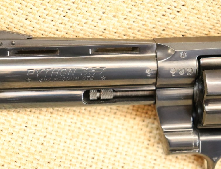 Colt, Mod. Python, 4 Zoll, Kal. .357  Magn.