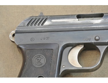 Halbautomatische Pistole, Brünner M 24, Kal. 9mm BrowningK. Halbautomatische Pistole, Brünner M 24, Kal. 9mm BrowningK.