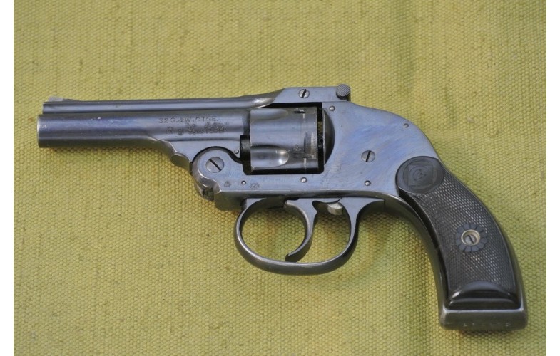 Revolver, H & R Premier Hammerless, Kal..32