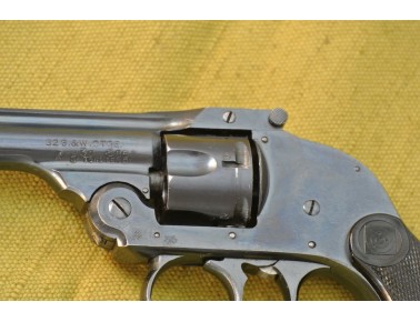 Revolver, H & R Premier Hammerless, Kal..32