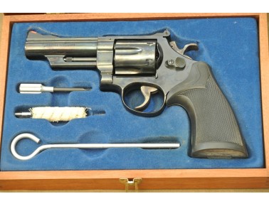 Revolver Smith & Wesson Mod. 29, 4 Zoll Lauf, Kal.  .44  Magn.