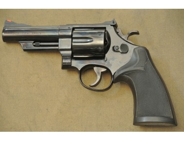 Revolver Smith & Wesson Mod. 29, 4 Zoll Lauf, Kal.  .44  Magn.