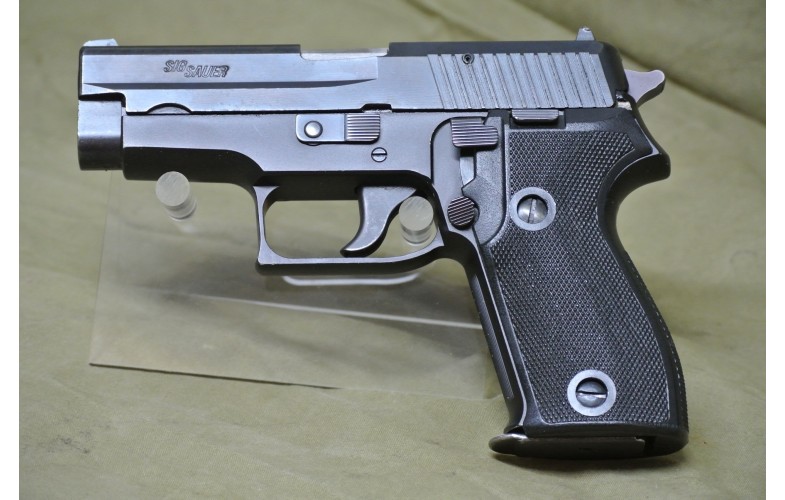 Halbautomatische Pistole, Sig Sauer P 225, Kal. 9 mm Luger.
