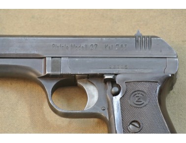 Halbautomatische Pistole, Brünner M 27, Kal. 7,65 mm Browning. Halbautomatische Pistole, Brünner M 27, Kal. 7,65 mm Browning.