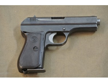 Halbautomatische Pistole, Brünner M 27, Kal. 7,65 mm Browning. Halbautomatische Pistole, Brünner M 27, Kal. 7,65 mm Browning.